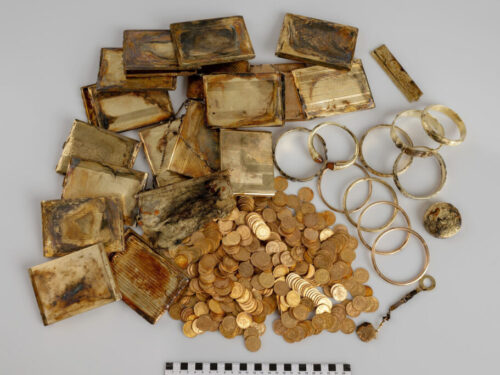 Nálezci zlatého pokladu u Zvičiny si rozdělí 11,7 milionu korun